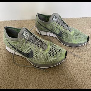 Nike Flyknit Racer Cool Grey Ghost Green Size 9US